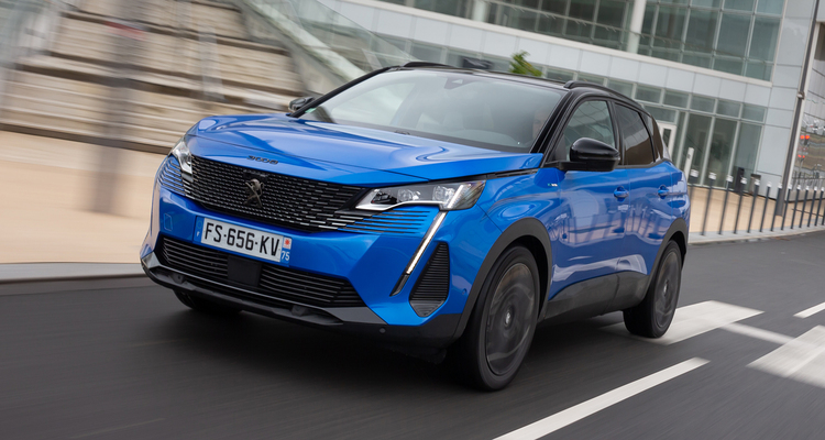 Compra un Peugeot 3008 Hybrid con un 33% de descuento