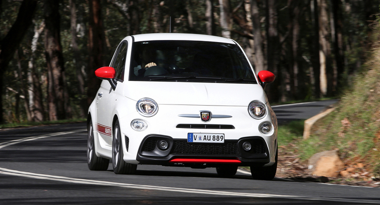 Diviértete este verano disfrutando de un Abarth 595 a un precio sensacional