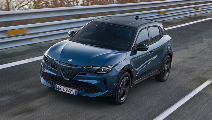 El nuevo Alfa Romeo Junior híbrido, ya a la venta